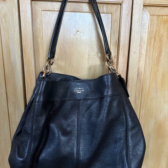 COACH Large Lexy Shoulder Bag In Pebble Leather - Black / Gold - Picture 6 of 9